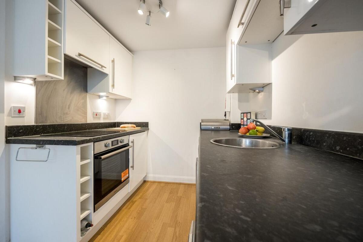 Modern Flat, Oxford City Centre Экстерьер фото